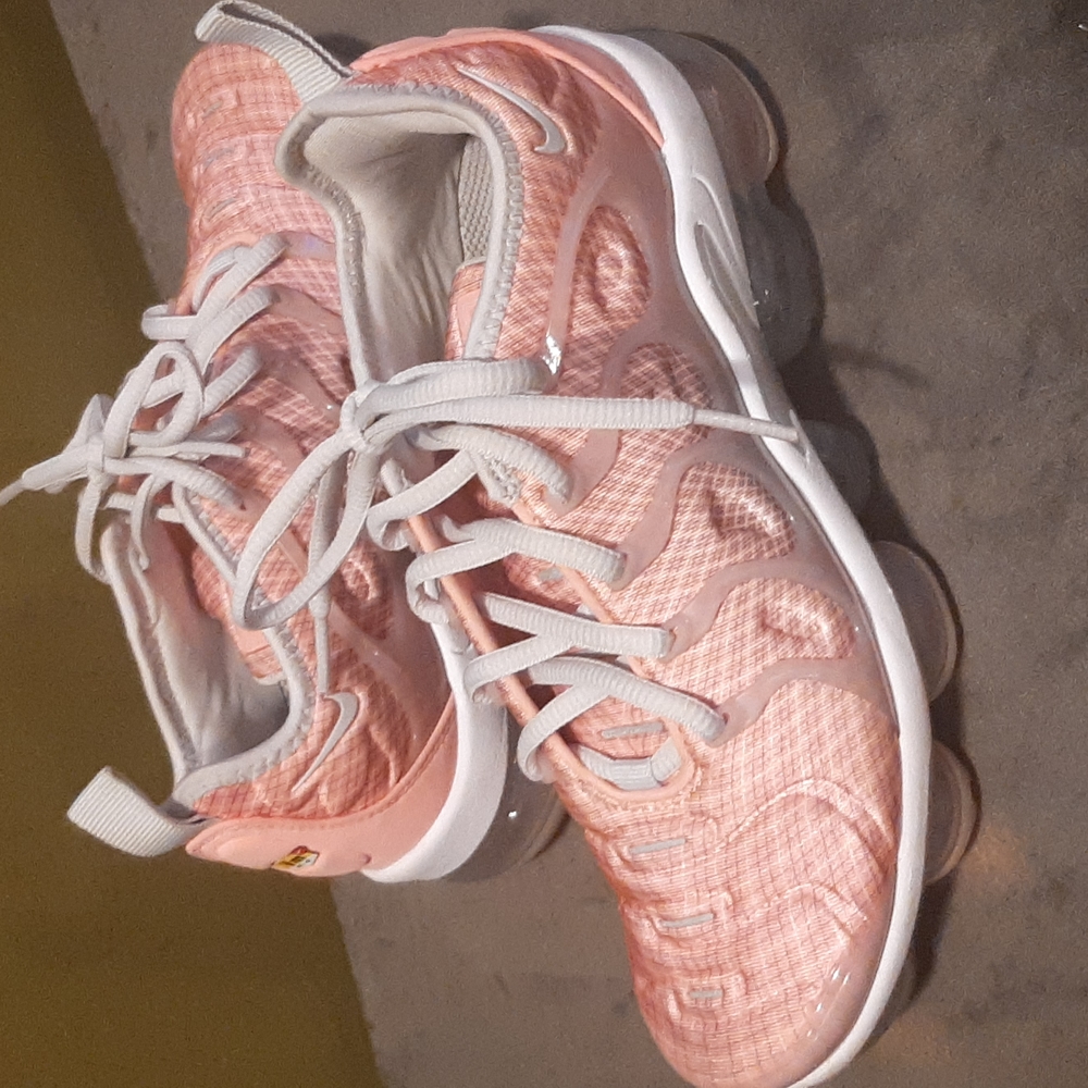 Airmax tn+ size 6 womens